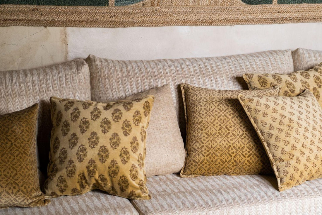 ¿Cómo combinar cojines? Guía de trucos para sofá y cama