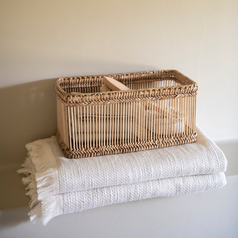 Cajas de pañuelos y cestas de baño