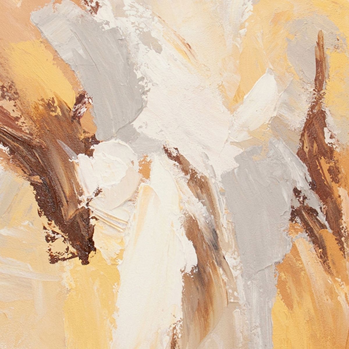 Detalle de cuadro abstracto texturizado con pinceladas en tonos beige, blanco, gris y marrón