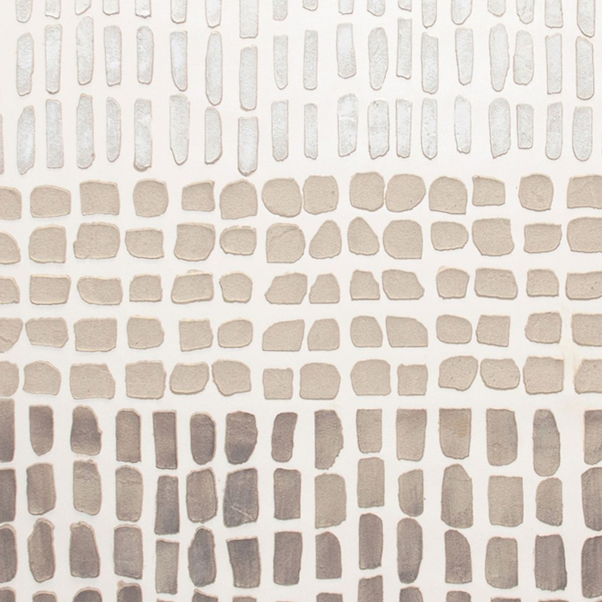 Detalle de cuadro abstracto con formas geométricas en tonos beige y gris