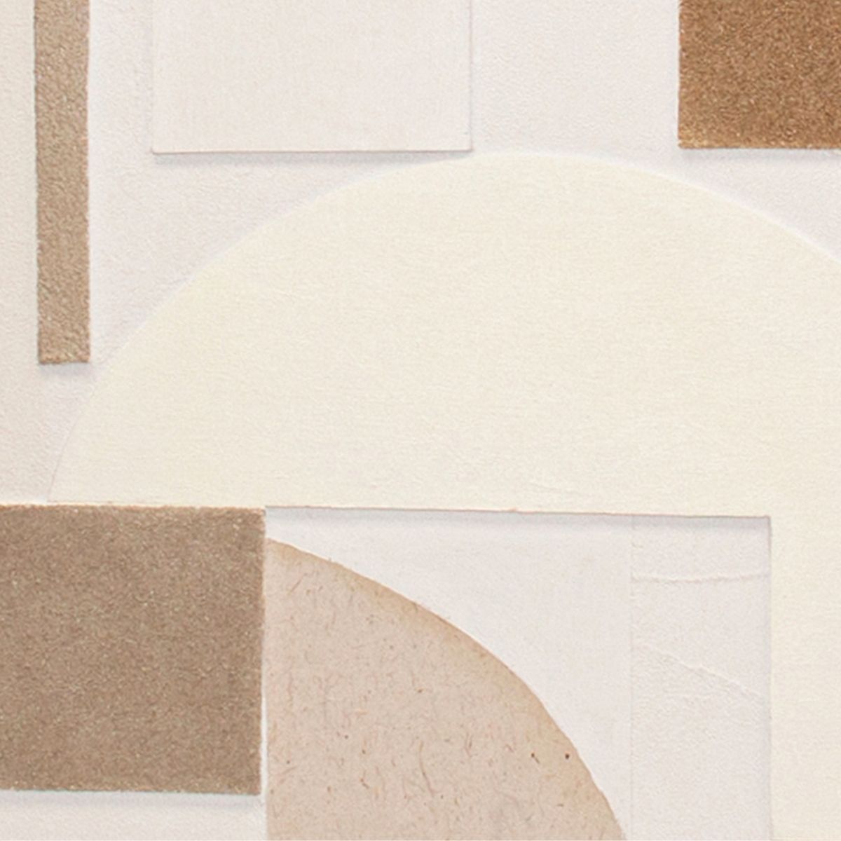 Detalle de cuadro abstracto texturizado con formas curvas y geométricas en tonos neutros