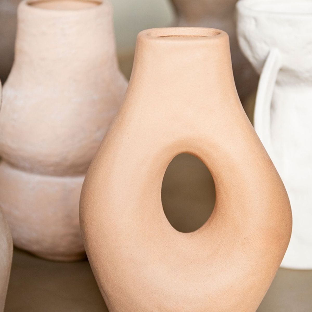 Detalle jarrón de terracota