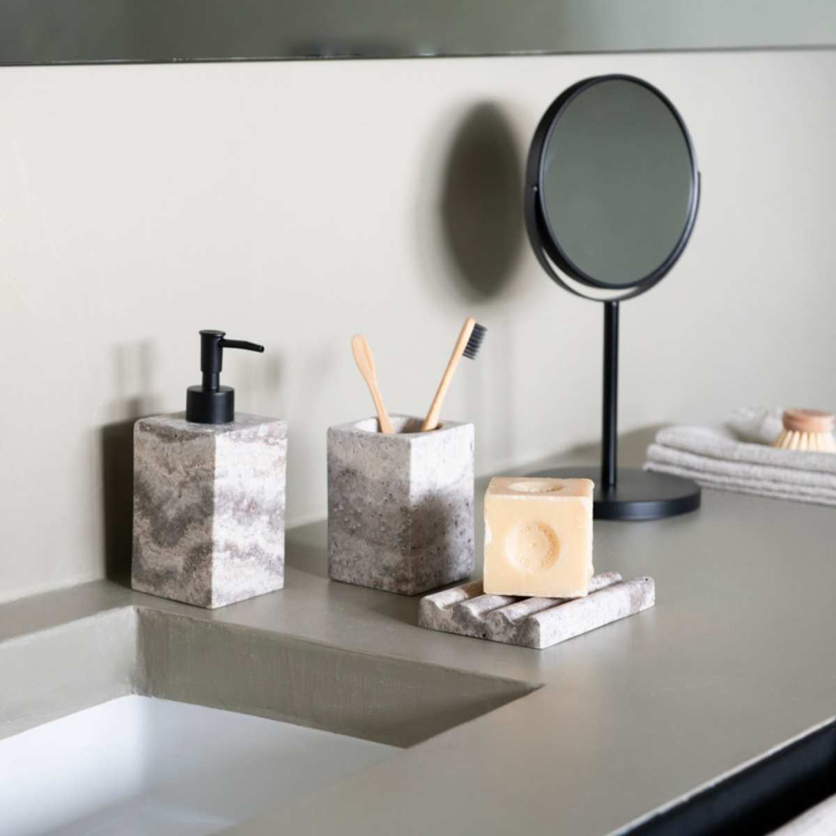 Conjunto de accesorios de baño de mármol gris