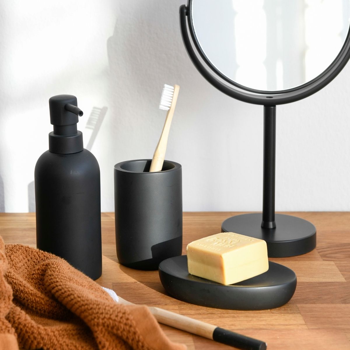 Dispensador de baño de resina negro
