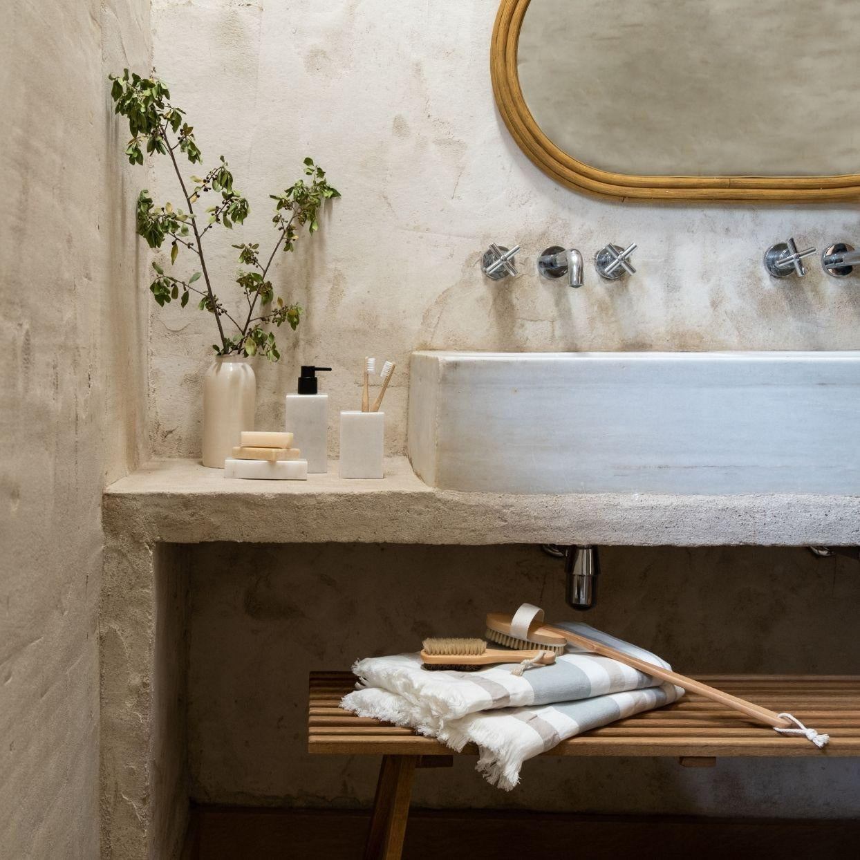 Dispensador de cuarto de baño de mármol blanco