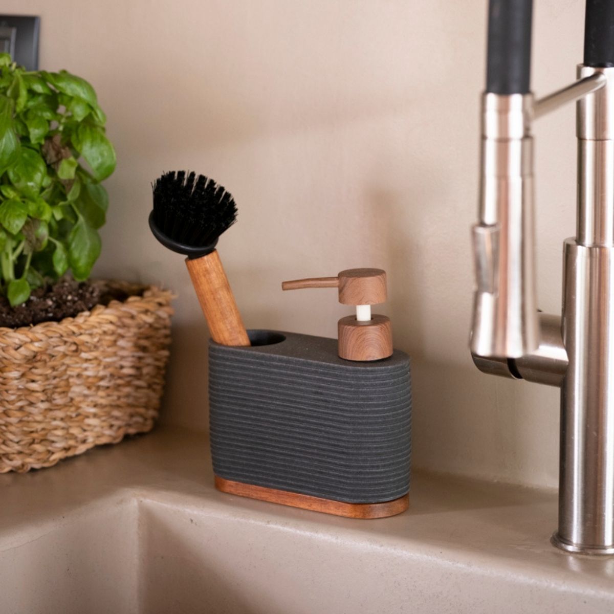 Dispensador de cocina de madera negro