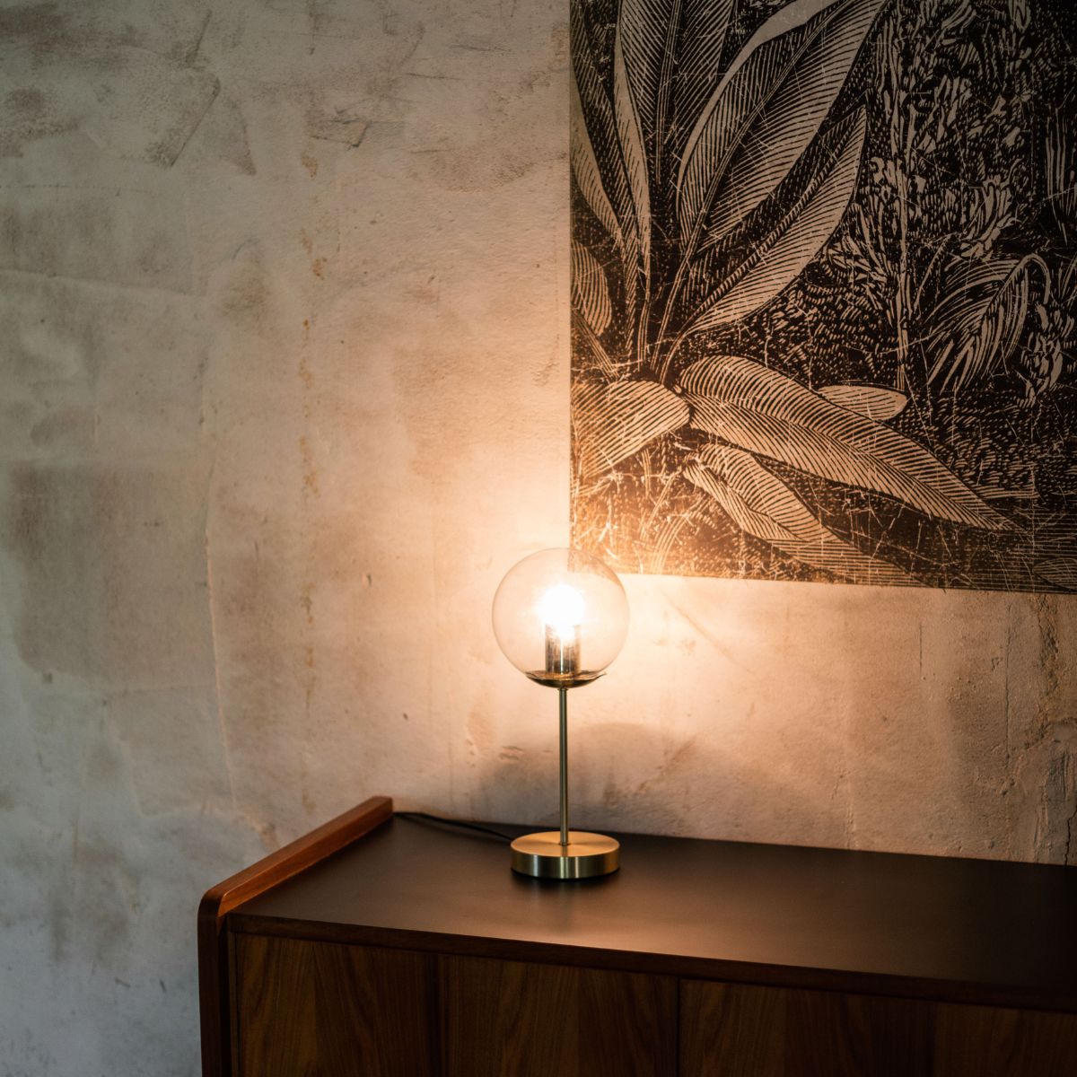Lámpara de mesa moderna de cristal dorada