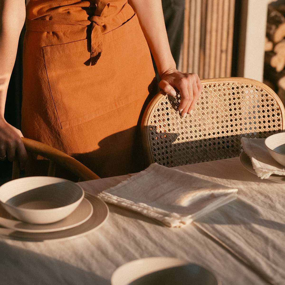 Set de 2 servilletas de mesa beige de lino con flecos