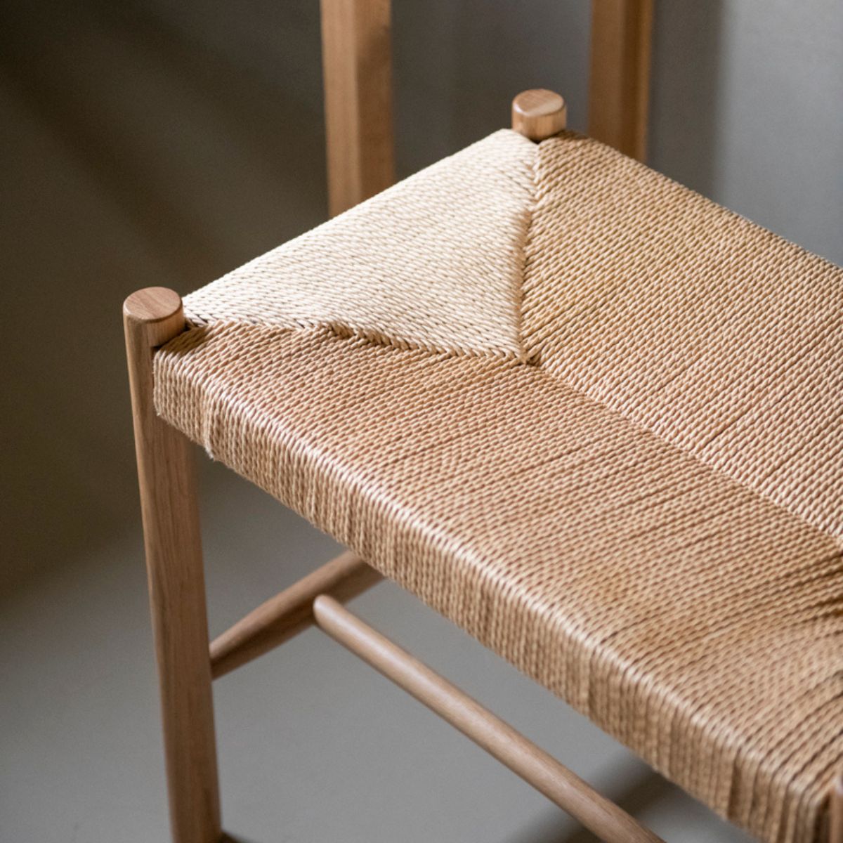 Banqueta de madera de roble clásica