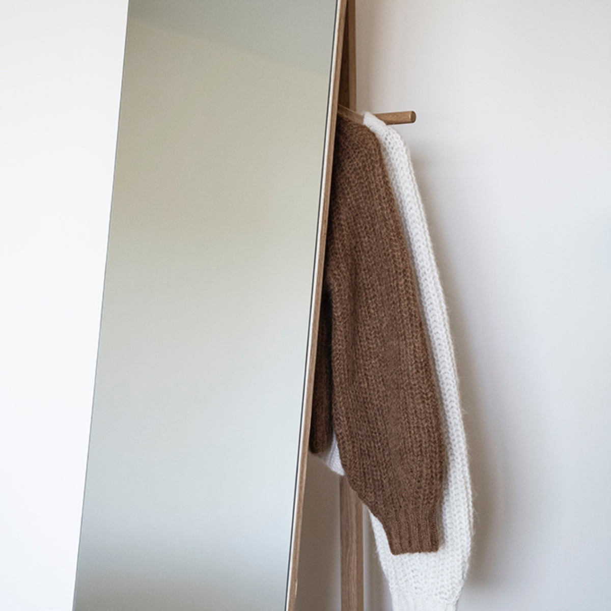Espejo estante vestidor nórdico de madera