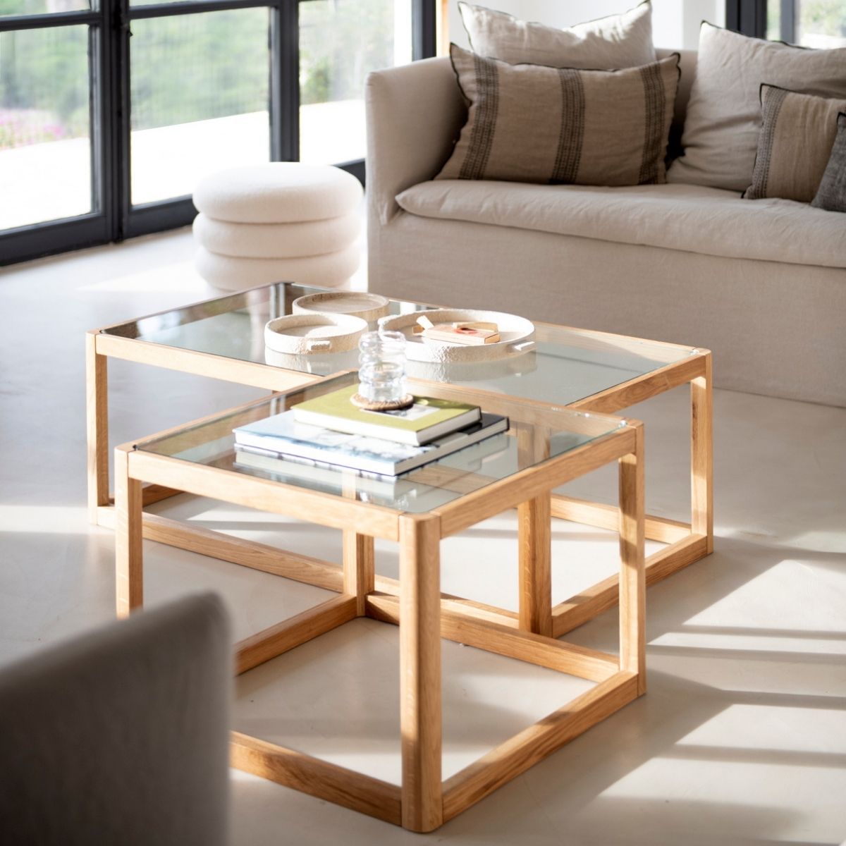Mesa auxiliar de cristal y madera