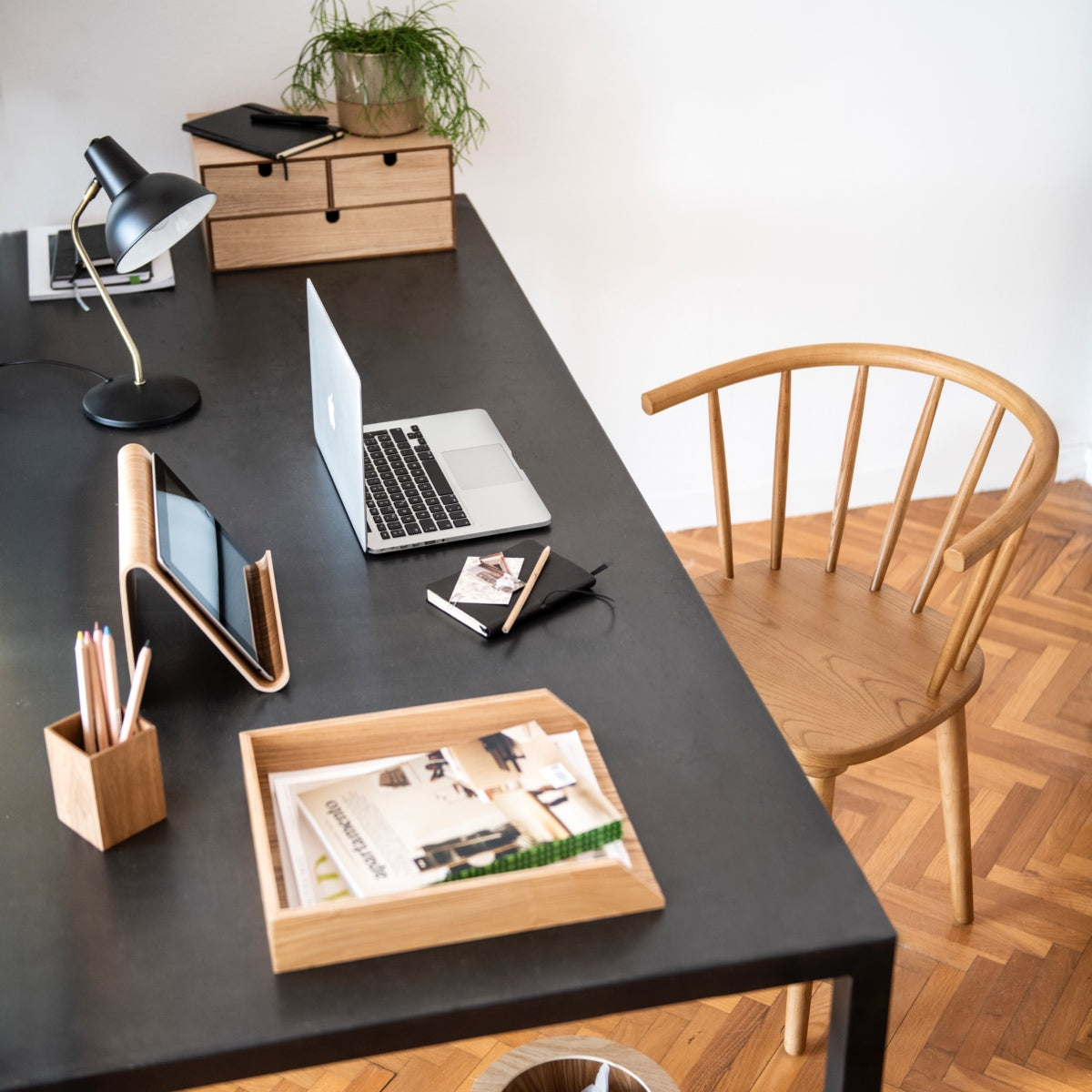 Papelera de oficina beige de madera